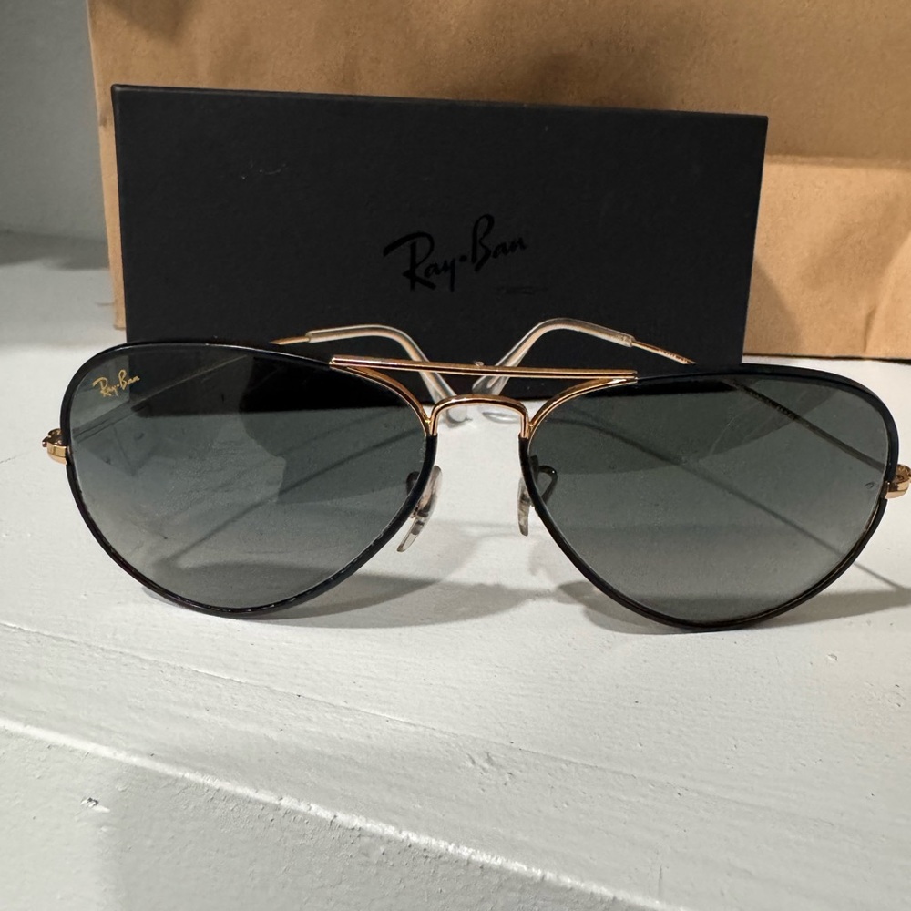 Ray-Ban Black and Gold Aviator Sunglasses